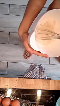 Top Chef Nackt: Snauwflake Kocht Pfannenkuchen