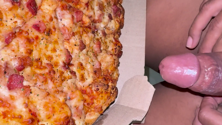 Brunettehotts: Time for a Pizza