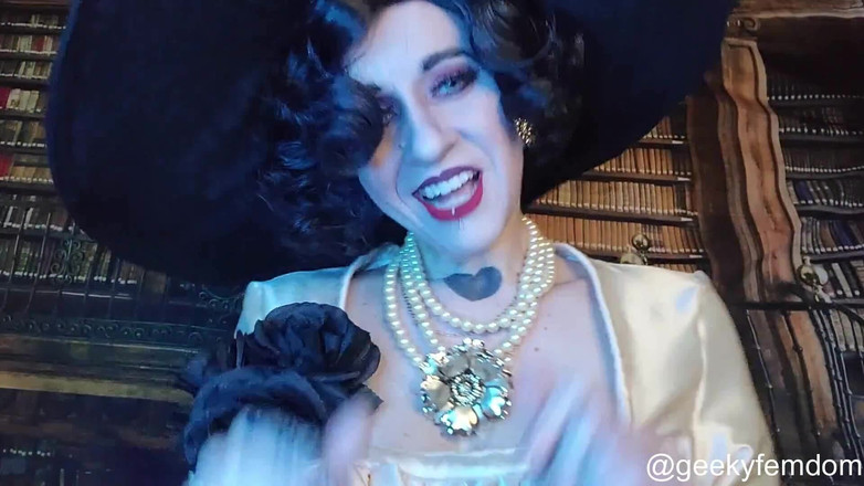 Geeky Femdom: Lady Dimitrescu'nun evcil hayvanı