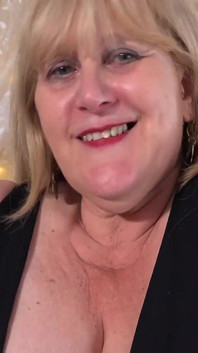 Ajudysxxx - procace cougar bbw cougar catherine ti porta a casa dal club (punto di vista)