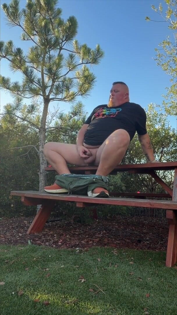 WestCub86: Baculatý chlap téměř přistižen, jak si hraje se svým měkkým...