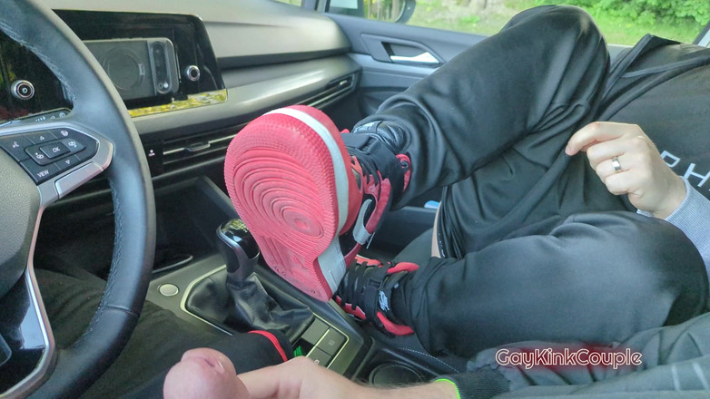 GayKinkCouple: Заплямована спермою сорочка 3, ризикована розвага в машині