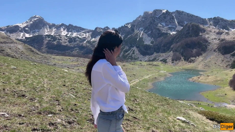 Dis Diger: Sexe en plein air dans les montagnes avec une bombasse...