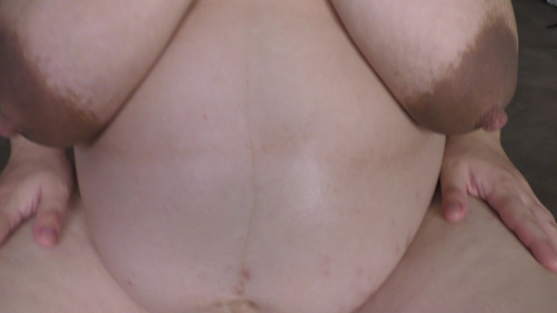 Milky Mari: 9-month pregnant wife do a oil massage for her sexy...