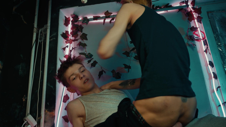 HotDogs studio: Tvrdý penis během masáže