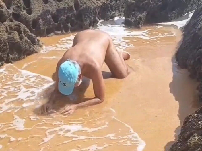 Ladysilvas: Ladysilva nue sur la plage très sexy