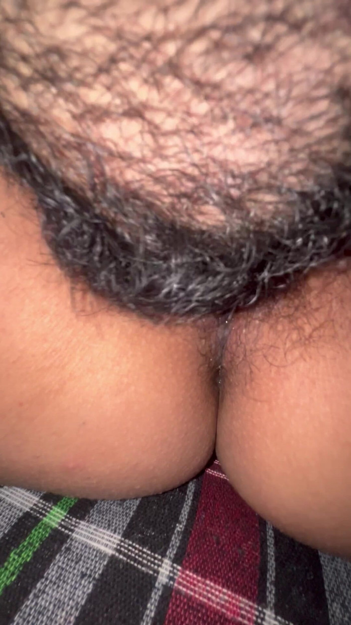 Rishi: インドのティーン処女若い学生、家にいないときに授業の先生によるタイトな乳首のしゃぶりとマンコの食べ方クリアヒンディー語MMS