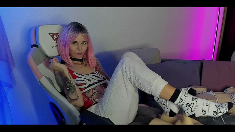 Sandy and Chris: Chystám se ti dát footjob