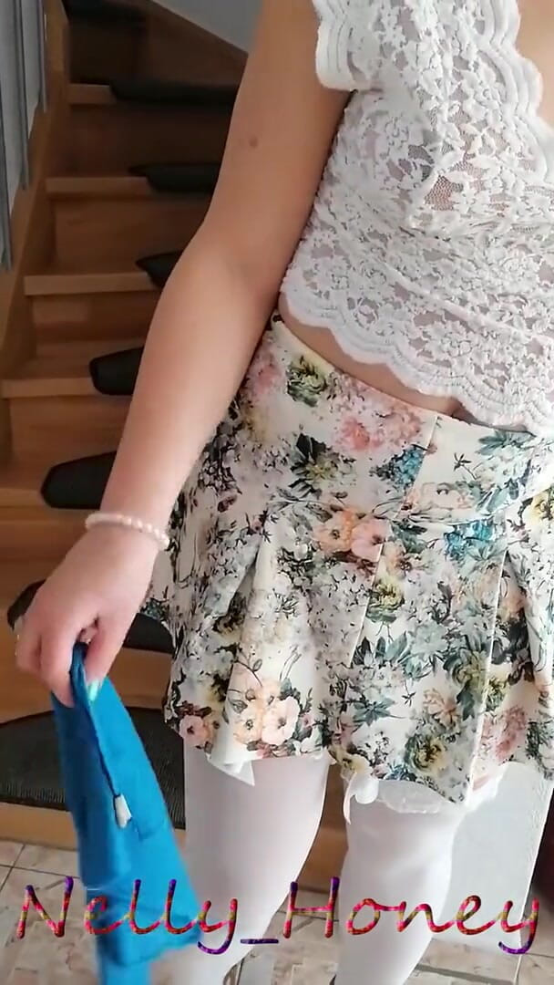 Nelly_Honey: Video framför webbkameran