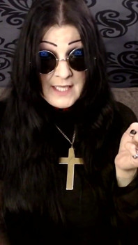 hailovin Ozzy kosple milf(chodne laayak mammi) dhoomrapaan kar rahi hai