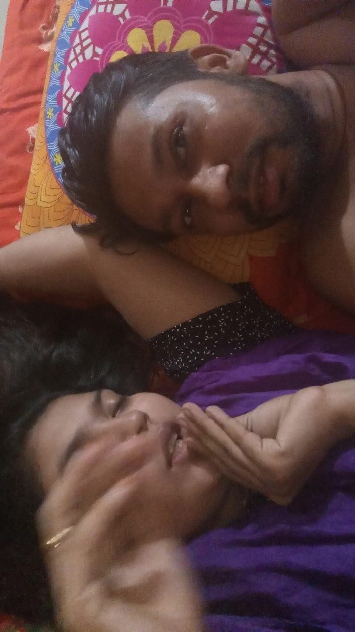 Desi video bd: Возбужденная мусульманская жена соблазняет своего мужа в настоящем домашнем видео дези DESICOUPLEBD