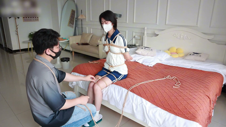 Asian bondage: The Innocent Girlfriend Is Bound with Ropes in Her College...