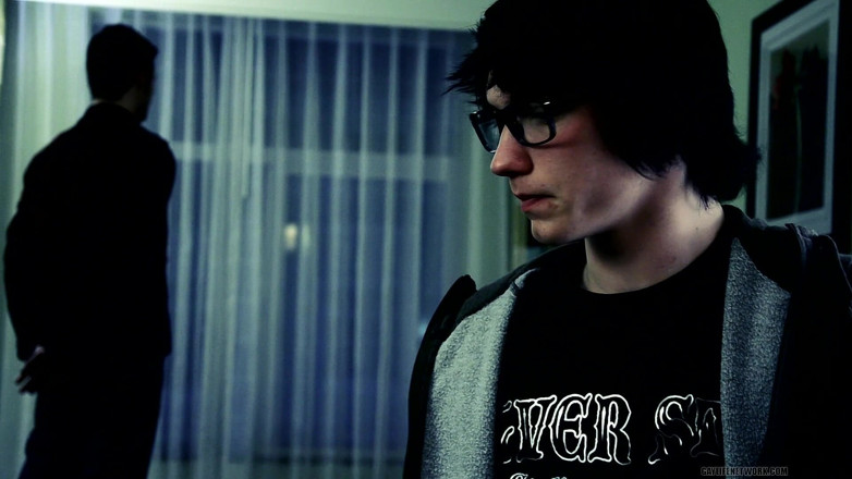 Twinklight: Azgın vampir Edmund bu gece yarak ve götle ziyafet çekiyor