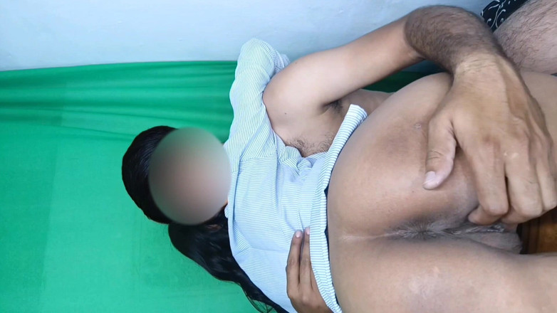 Beatricee: Cikgu tuisyen menggigil batang di hadapan pelajar. Dan Dia menggodanya.cara...