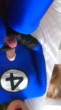Sofi Goldfinger ve fantastickém kouření Zentai