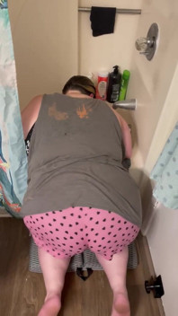 MILF Shaking Her Ass