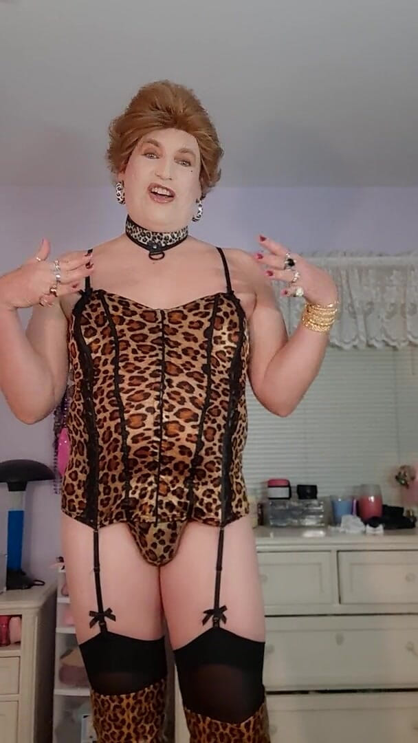Victoria Lecherri: Historia 2: Despedida de soltera!