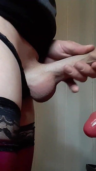 Shemale spust na dildo