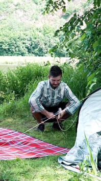 Picnic with Cuckold: Cheating in the Leaves