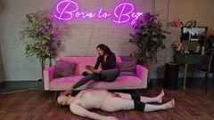 Domestic femdom: Kakiku berkeringat setelah latihan keras