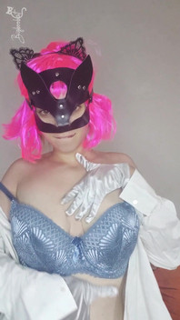 Let My Natural Tits and Kitty Mask Seduce You as I Masturbate
