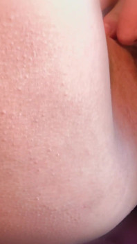 발렌타인 데이 전에 새엄마의 보짓물이 많은 음순에서 내 보지 핥기 기술 테스트