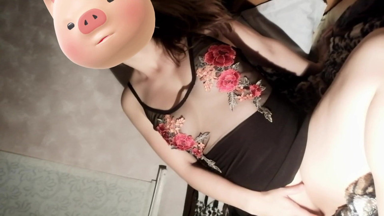 My Fetish Girl: Поросенка получает удовольствие от оргазма в Хэллоуин