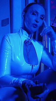 Gudinna Eva latex domina femdom solo fetischleksaker knulla BDSM klackar Pvc Stor röv MILF