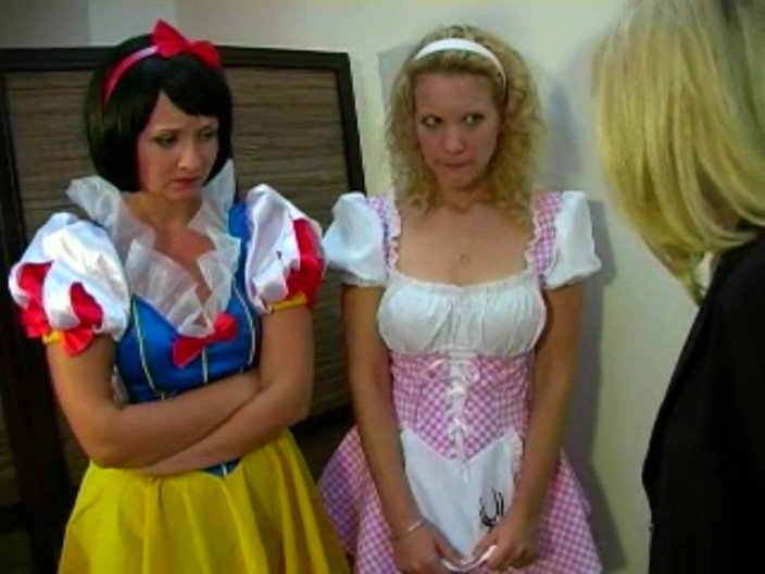 Punished Brats Spanking: Muffet dan Snow
