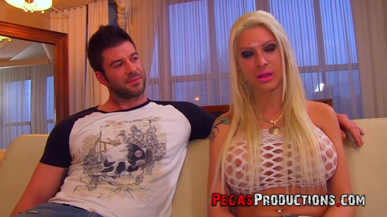 Pegas Productions: Chlápek dostane do pusy velká prsa od sexy blondýnky