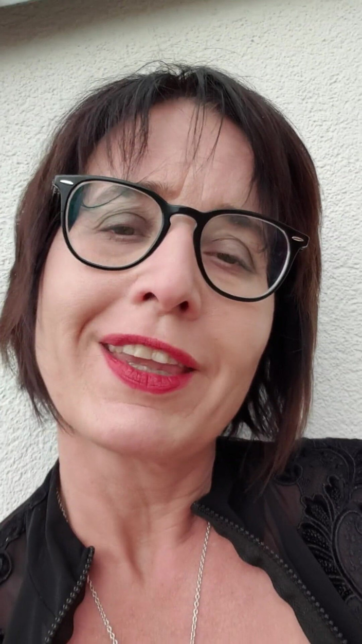 JulieEroticDress: 1.9 Litri Di Squirt e intenso MILF Oragsm