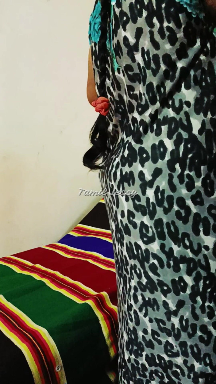 Tamil Jessy: Visita sorpresa a un amigo