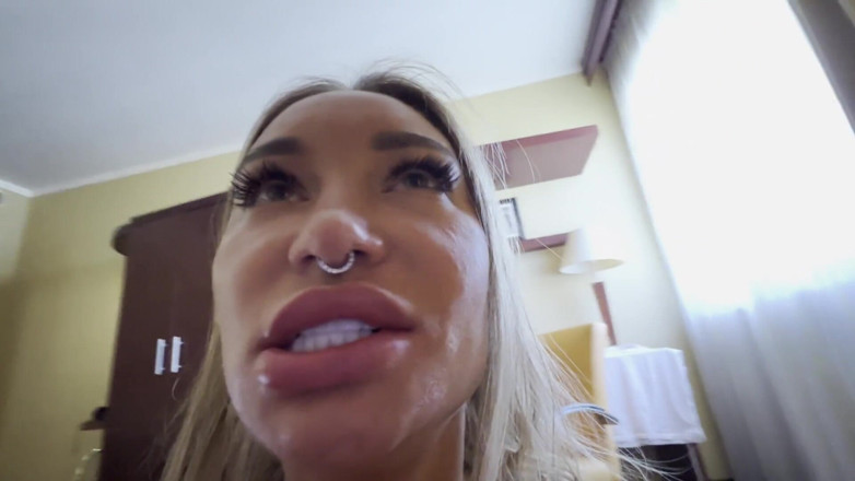 Monika Fox: Praskie przygody Moniki Fox z twardym jebanie, anal, fisting, rimming,...