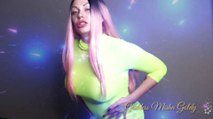 Goddess Misha Goldy: Я перепрограммируйте твою голову в мою подселую марионетку, которая сделает все, чтобы ублажит меня!