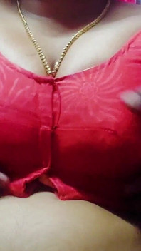 Tante india yang cantik sama cowok bertubuh besar