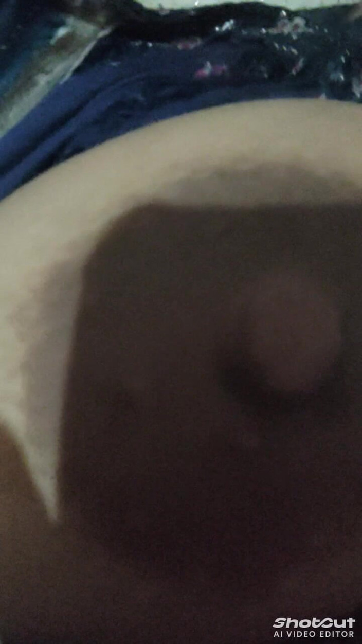 Dr_doom21: Bhabhi Ji的乳白色胸部，性感人妻的印度阴户