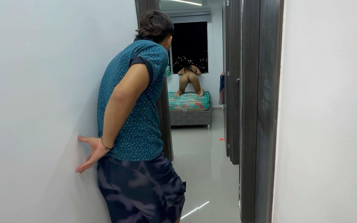 SOFIAYRIKY: Me follo duro a la vecina de mi apartamento mientras...