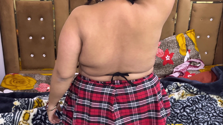 Catchybusty: Hintli üniversiteli kız sadece eğlenmek istiyor