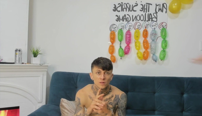 Megan and Max: Cuplu sex dans și în cameră