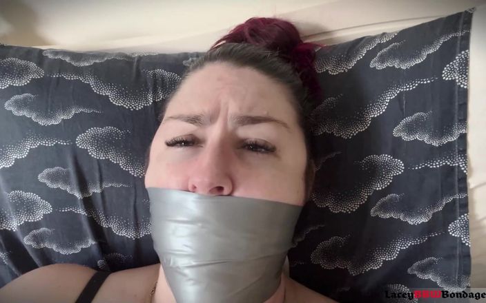 Lacey BBW Bondage: Lacey - Self Gag zábava a orgasmy po tělocvičně část 2