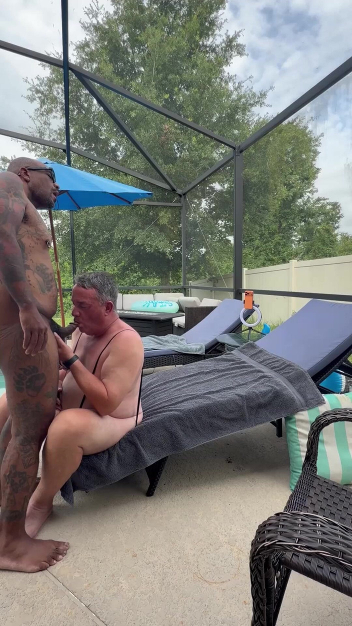 GottaLuvBB: Je Prends Soin D’allen Au Bord De La Piscine