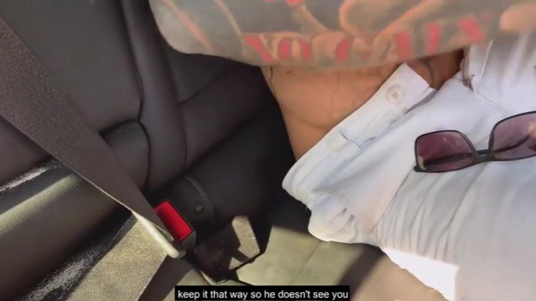 pornland: Giovane amatrice beccato in flagrante tatuato