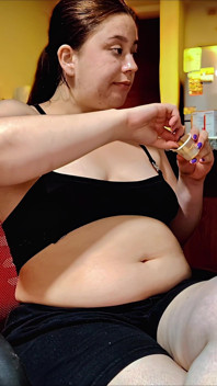 Nicole's Burger Belly Stuffing Session