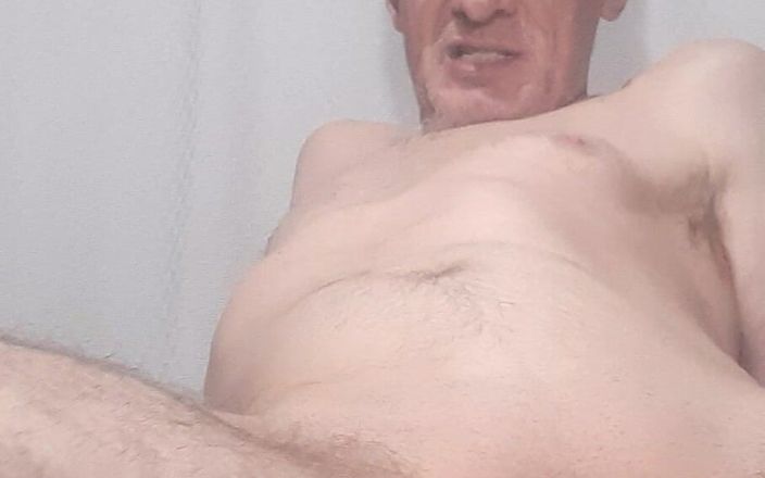 Big uncut hard cock: एक बड़ा नरम लंड, लेकिन दो बहुत बड़ी गेंदों के साथ बहुत बड़ा वे नृत्य करते हैं