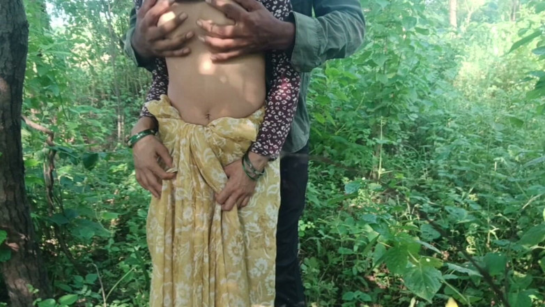 seema: Bhabhi Jangal Mi Akeli Mili Aur Seins Nikala Bhabhi Ka