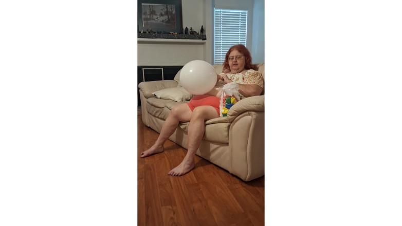BBW nurse Vicki adventures with friends: Diminta menghisap dan video pop oleh jururawat kecantikan besar Vicki