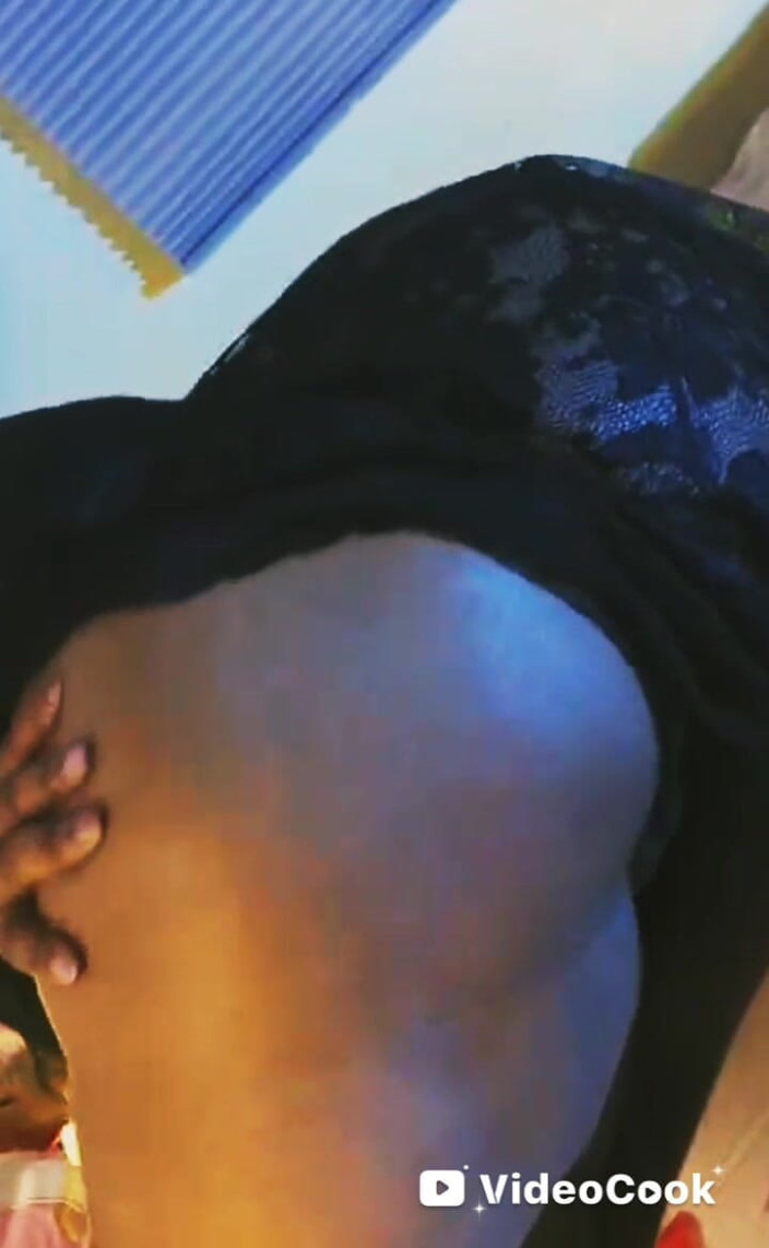 The Nasty House: Thicc Phat naoliwiony tyłek !!