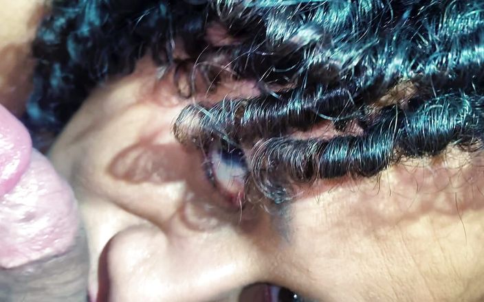 Sara Juicy: Éjaculation faciale en POV devant une latina