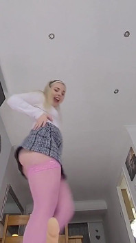 Ellie Shou - linda sentando na cara