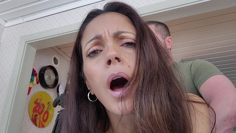 LoveAndRopes: Чоловік Трахає Свою Гарячу Дружину В Її Тугу Дупу, Поки Він Не Вибухне, Дивіться Справжнє Обличчя Анального Сексу